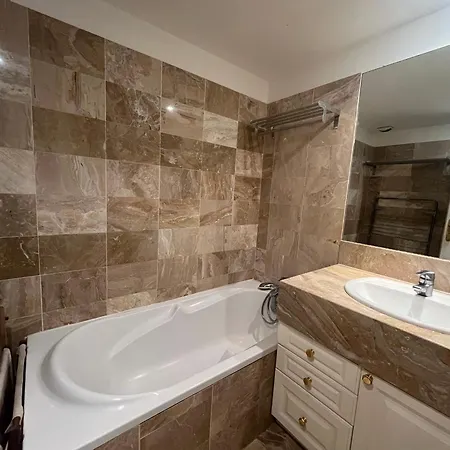 Appartement T4 A Avec Vue Mer, Acces Direct Plage Et Parking Souterrain - Fr-1-374-222